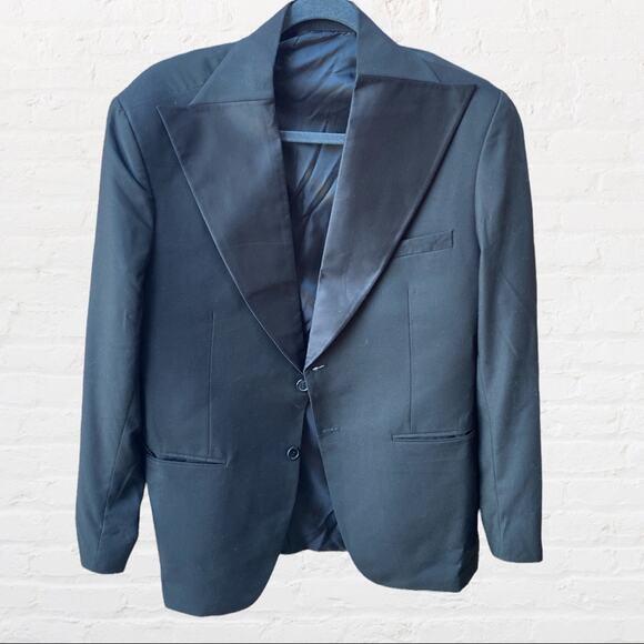 Other - Black tuxedo jacket with black satin collar